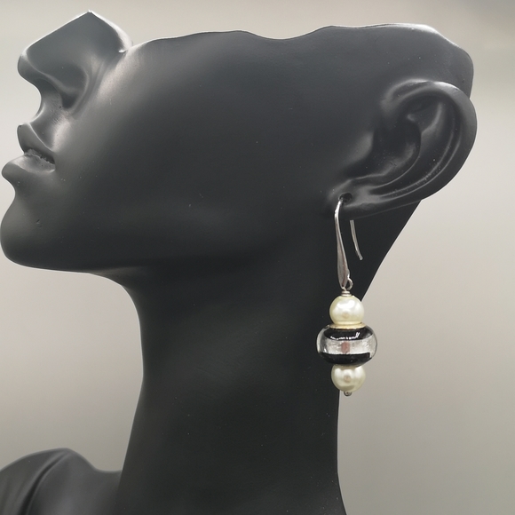 Black & Silver Glass Bead & Pearl earrings - Picture 2 of 3